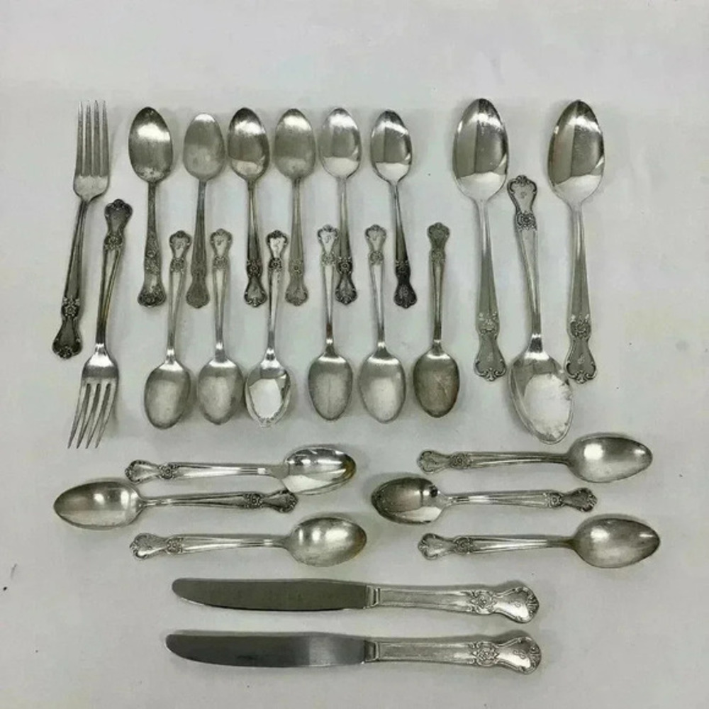 Old Company Plate Silverware Flatware 25 pc Set Dinner Knives Fork Spoon Vintage